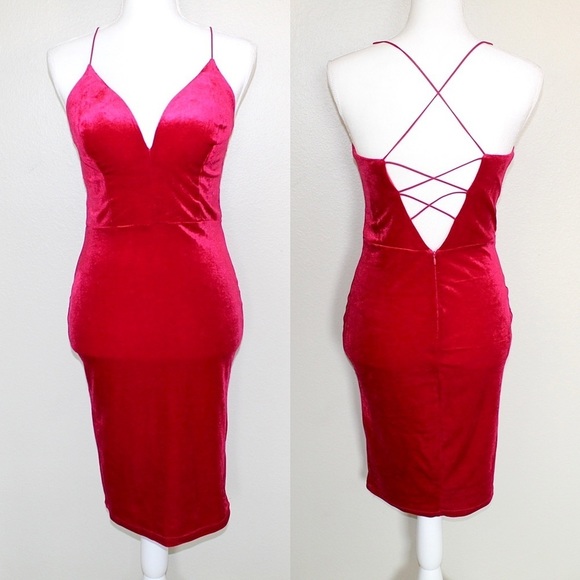 Windsor Dresses & Skirts - ⛄️Windsor Sophia Red Velvet Knee Length Bodycon Cross Back Dress - Size Small